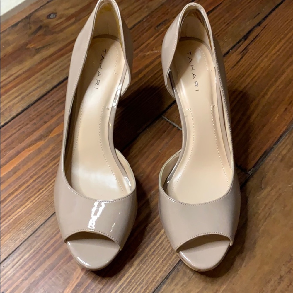 Tahari nude platform heels 8 - Picture 3 of 8